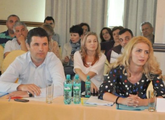 Consilierii locali PDL Sorina Tuşa şi Iustin Fabian Roman au refuzat să participe la şedinţa Consiliului Local